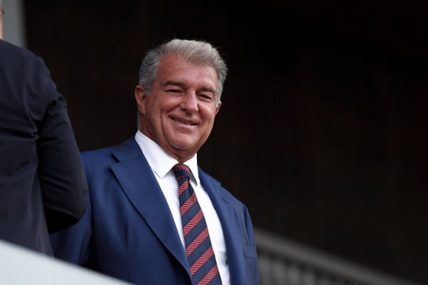 专业炒股配资网 世体：在欧冠负于马竞后，拉波尔塔亲临训练基地为球队加油鼓劲